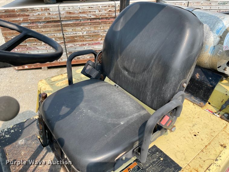 image for item KU9249 1990 Hyster 60  forklift