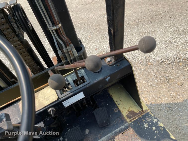 image for item KU9249 1990 Hyster 60  forklift