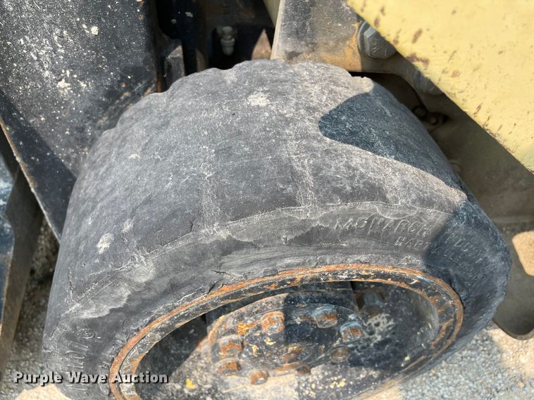 image for item KU9249 1990 Hyster 60  forklift