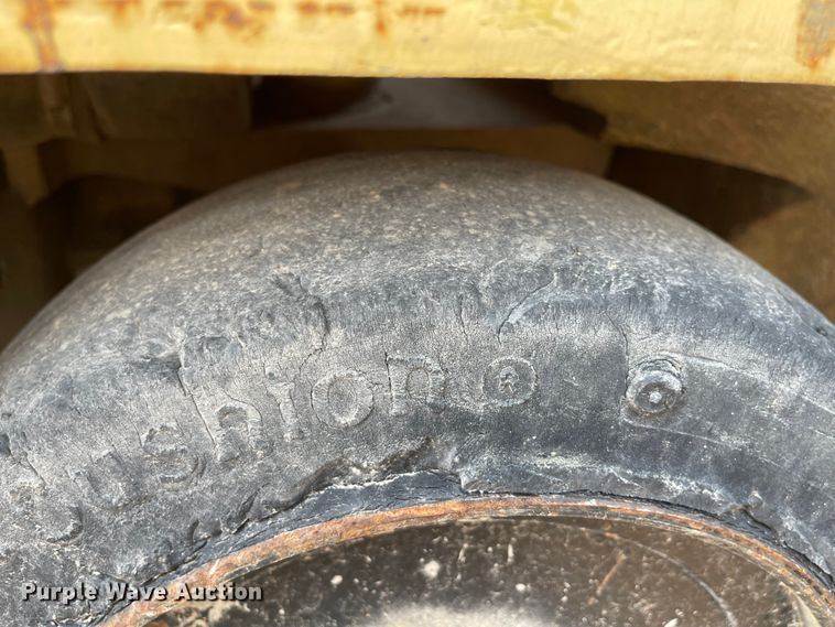 image for item KU9249 1990 Hyster 60  forklift