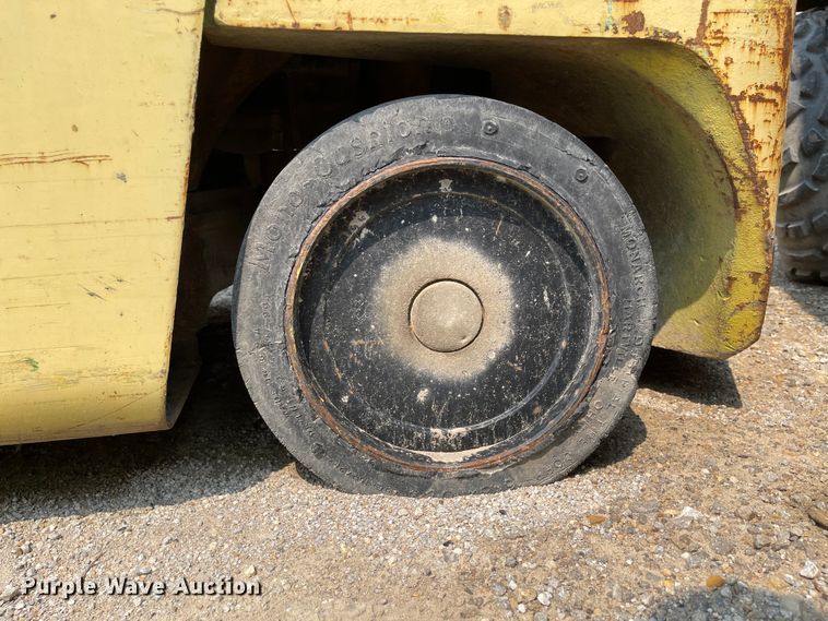 image for item KU9249 1990 Hyster 60  forklift