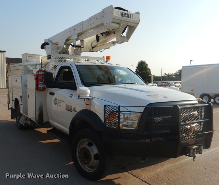 image for item KX9389 2013 RAM 5500HD  bucket truck