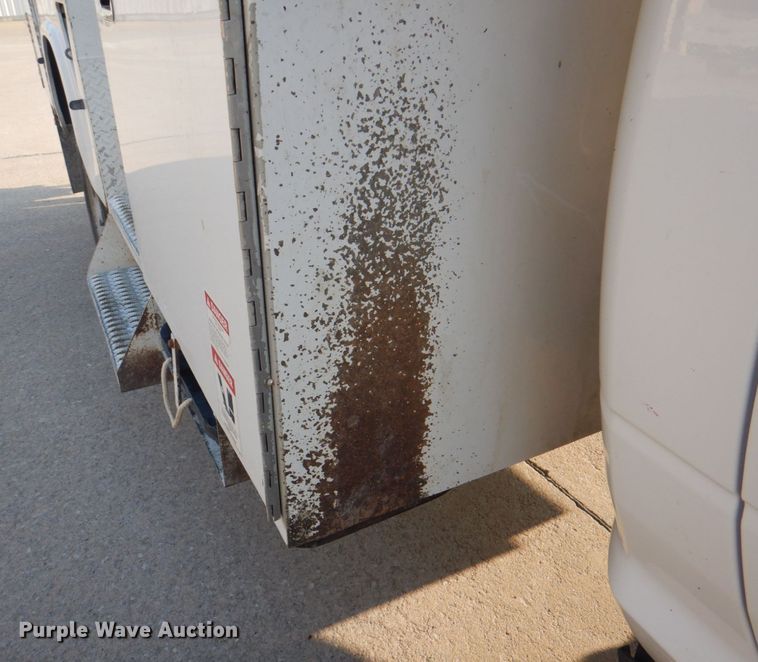 image for item KX9389 2013 RAM 5500HD  bucket truck