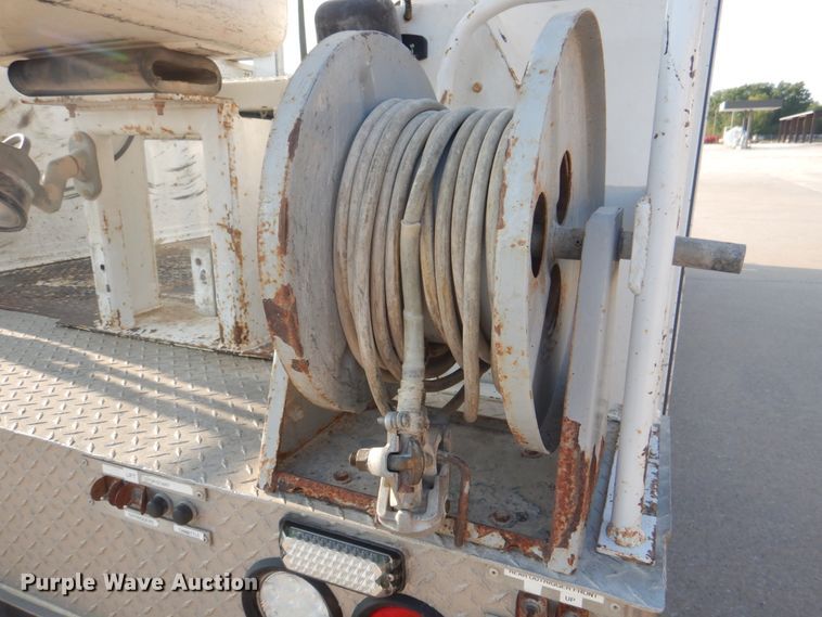 image for item KX9389 2013 RAM 5500HD  bucket truck