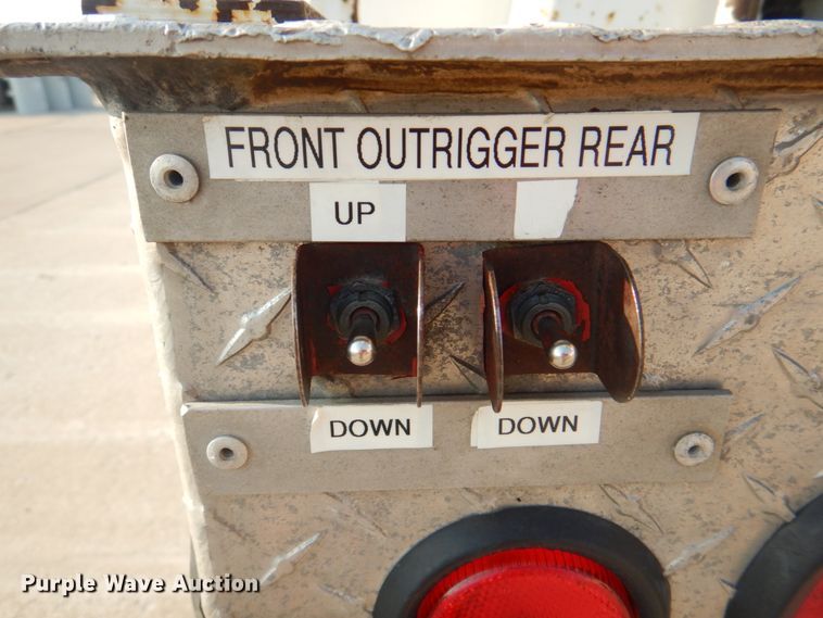 image for item KX9389 2013 RAM 5500HD  bucket truck