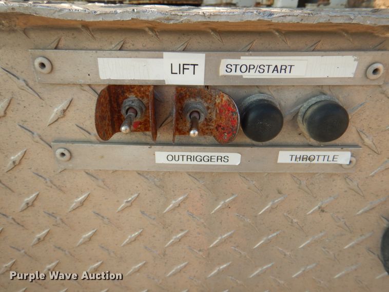 image for item KX9389 2013 RAM 5500HD  bucket truck