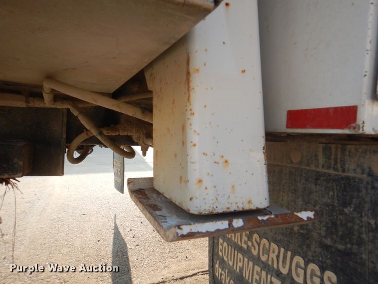 image for item KX9389 2013 RAM 5500HD  bucket truck