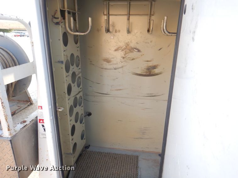 image for item KX9389 2013 RAM 5500HD  bucket truck