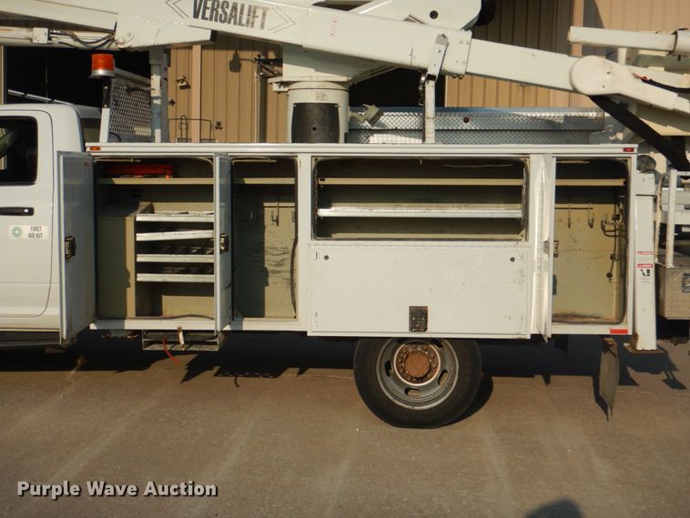 image for item KX9389 2013 RAM 5500HD  bucket truck