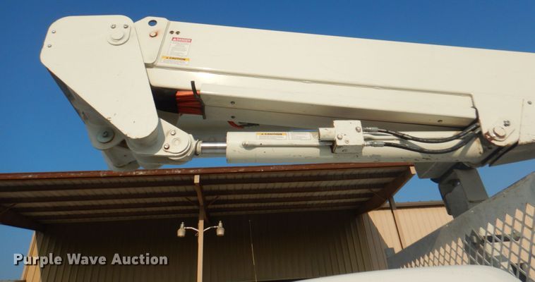 image for item KX9389 2013 RAM 5500HD  bucket truck