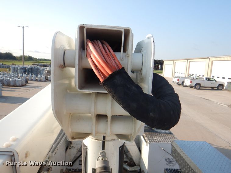 image for item KX9389 2013 RAM 5500HD  bucket truck