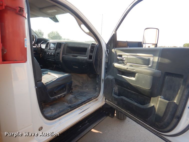 image for item KX9389 2013 RAM 5500HD  bucket truck