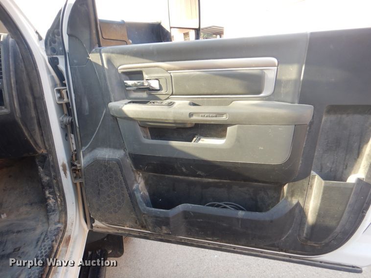 image for item KX9389 2013 RAM 5500HD  bucket truck