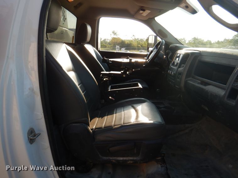 image for item KX9389 2013 RAM 5500HD  bucket truck