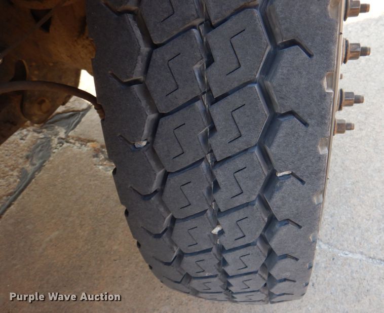 image for item KX9389 2013 RAM 5500HD  bucket truck