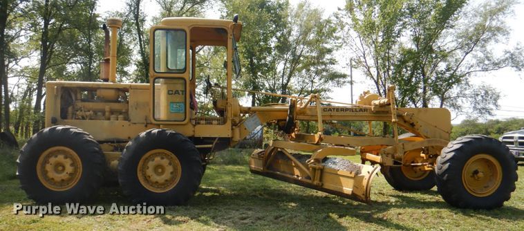 image for item KX9406 1963 Caterpillar 12E  rigid frame motor grader