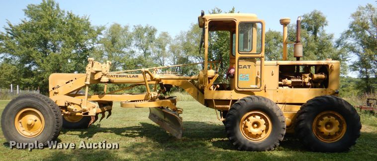 image for item KX9406 1963 Caterpillar 12E  rigid frame motor grader