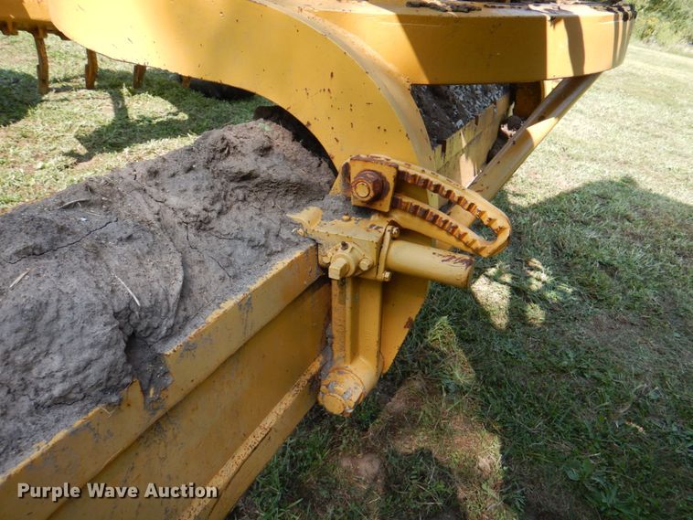 image for item KX9406 1963 Caterpillar 12E  rigid frame motor grader