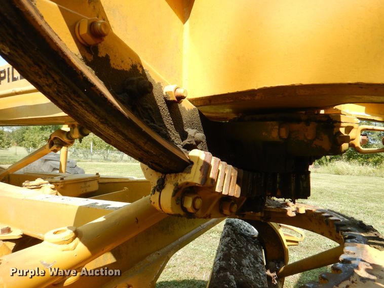 image for item KX9406 1963 Caterpillar 12E  rigid frame motor grader