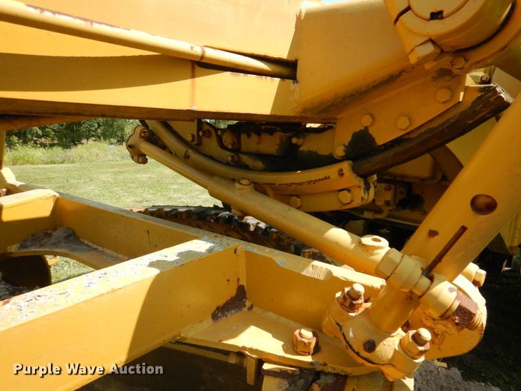 image for item KX9406 1963 Caterpillar 12E  rigid frame motor grader