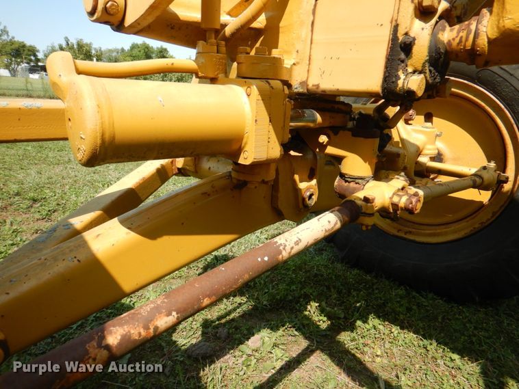 image for item KX9406 1963 Caterpillar 12E  rigid frame motor grader