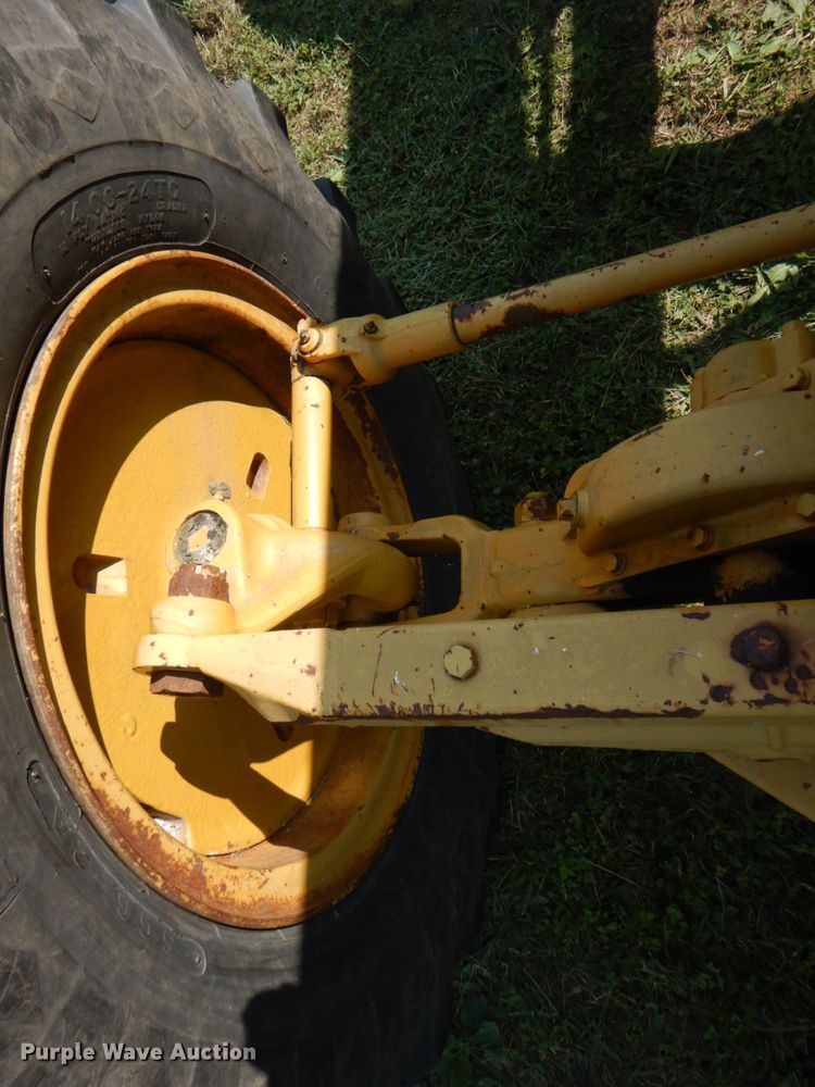 image for item KX9406 1963 Caterpillar 12E  rigid frame motor grader