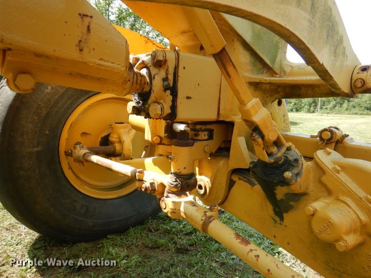 image for item KX9406 1963 Caterpillar 12E  rigid frame motor grader