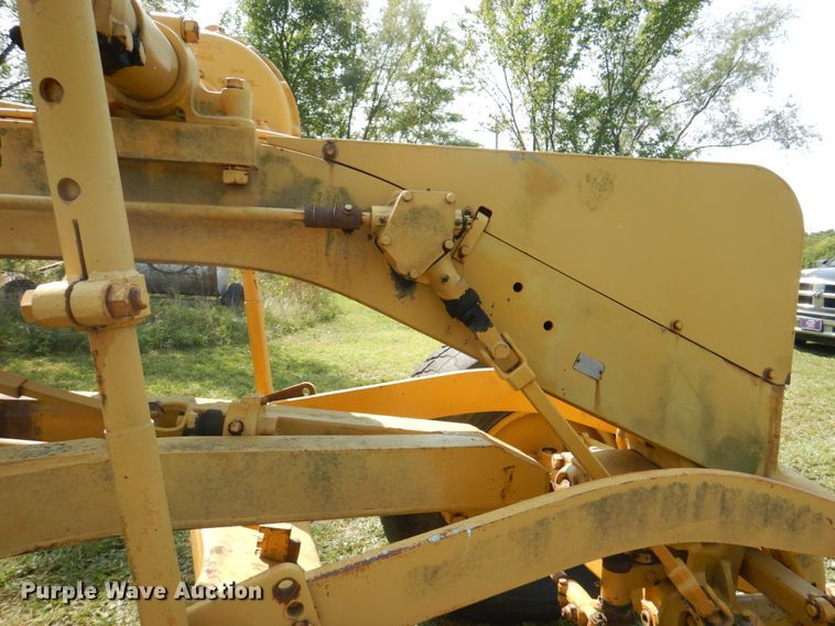 image for item KX9406 1963 Caterpillar 12E  rigid frame motor grader