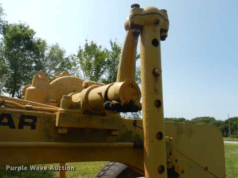 image for item KX9406 1963 Caterpillar 12E  rigid frame motor grader