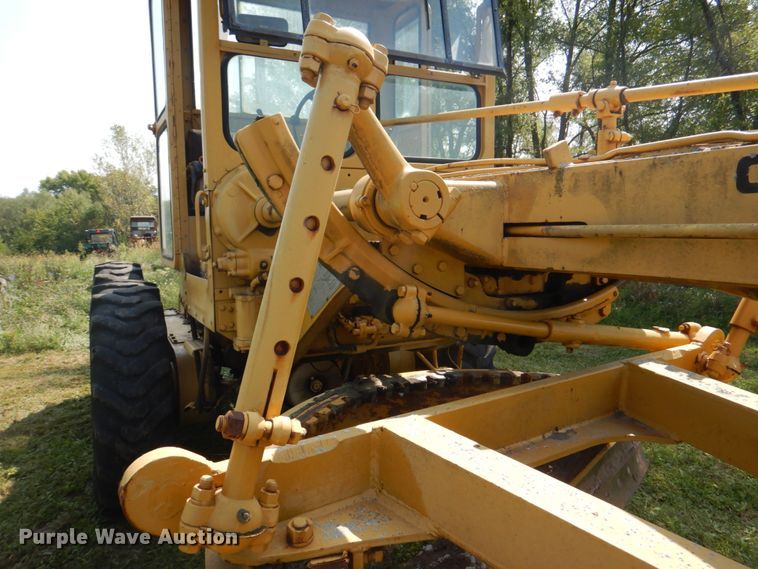 image for item KX9406 1963 Caterpillar 12E  rigid frame motor grader