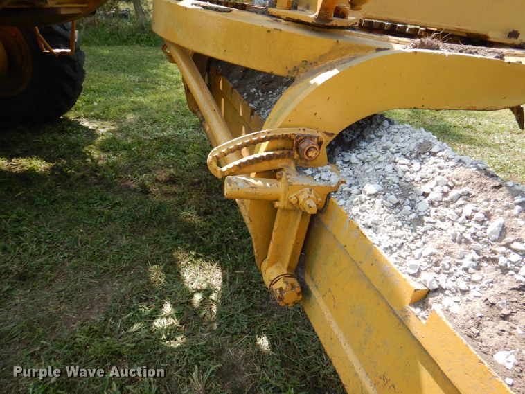 image for item KX9406 1963 Caterpillar 12E  rigid frame motor grader