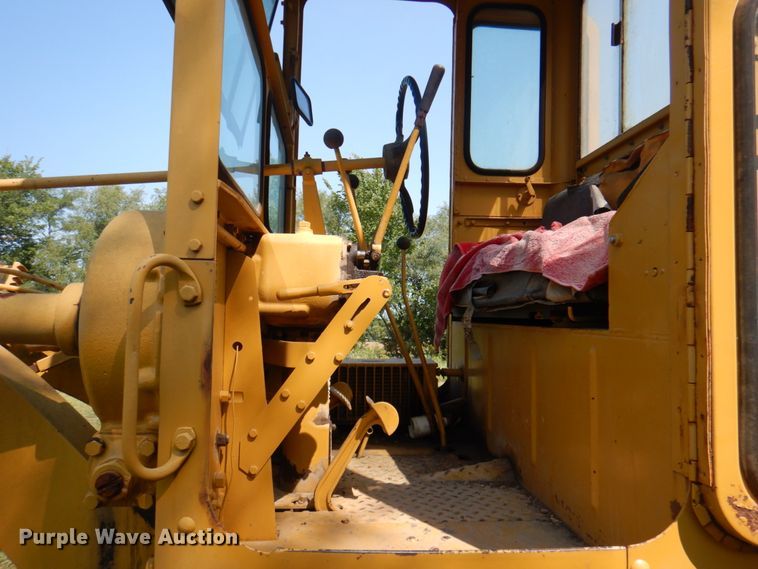 image for item KX9406 1963 Caterpillar 12E  rigid frame motor grader