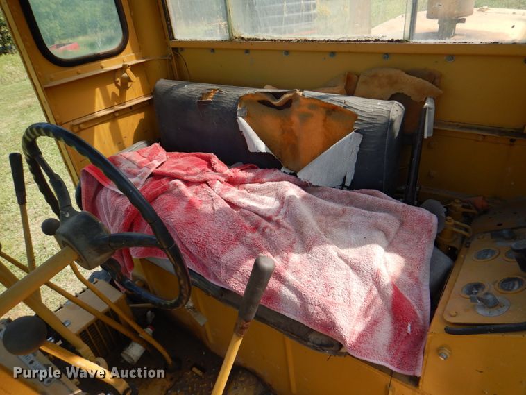 image for item KX9406 1963 Caterpillar 12E  rigid frame motor grader