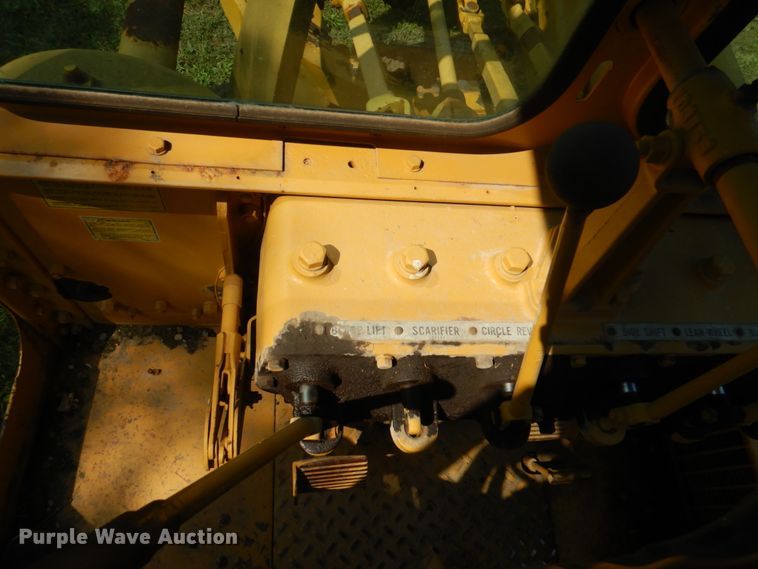 image for item KX9406 1963 Caterpillar 12E  rigid frame motor grader