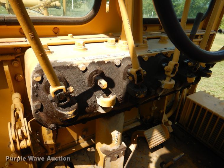 image for item KX9406 1963 Caterpillar 12E  rigid frame motor grader