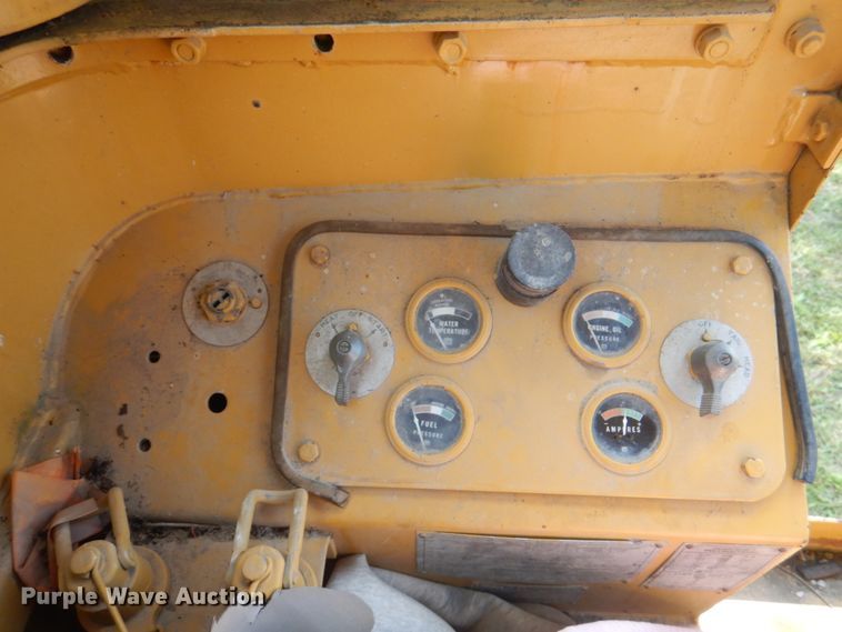 image for item KX9406 1963 Caterpillar 12E  rigid frame motor grader