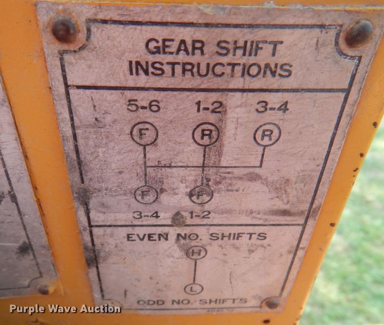 image for item KX9406 1963 Caterpillar 12E  rigid frame motor grader