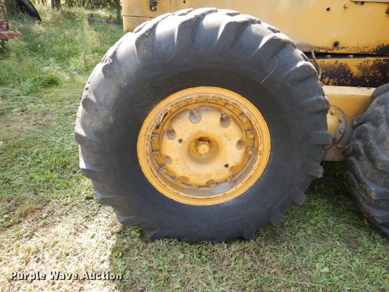 image for item KX9406 1963 Caterpillar 12E  rigid frame motor grader