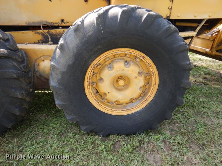 image for item KX9406 1963 Caterpillar 12E  rigid frame motor grader