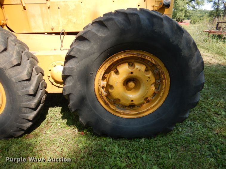 image for item KX9406 1963 Caterpillar 12E  rigid frame motor grader