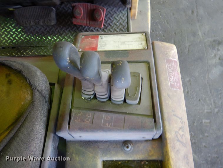 image for item KX9429 Hyster E45XM-27  forklift