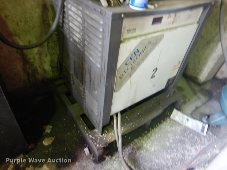 image for item KX9429 Hyster E45XM-27  forklift