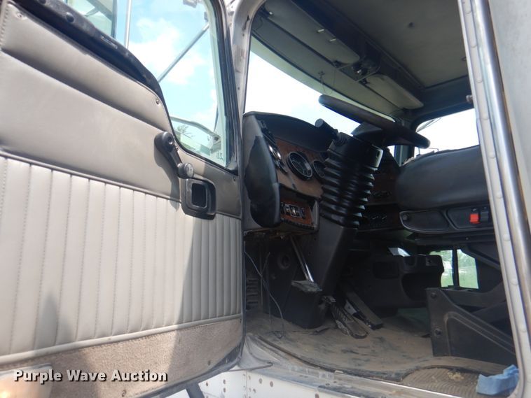 image for item KX9641 2005 Kenworth T800  dump truck