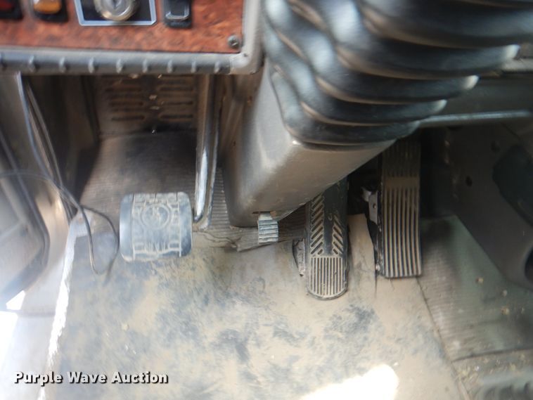 image for item KX9641 2005 Kenworth T800  dump truck