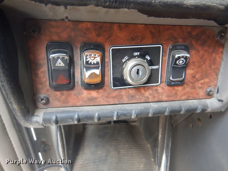 image for item KX9641 2005 Kenworth T800  dump truck