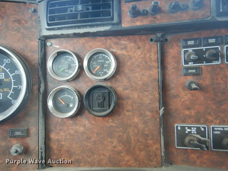 image for item KX9641 2005 Kenworth T800  dump truck