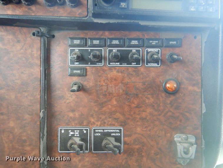 image for item KX9641 2005 Kenworth T800  dump truck