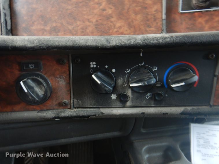 image for item KX9641 2005 Kenworth T800  dump truck