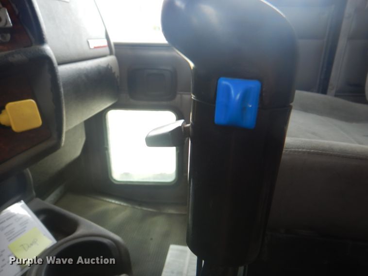 image for item KX9641 2005 Kenworth T800  dump truck