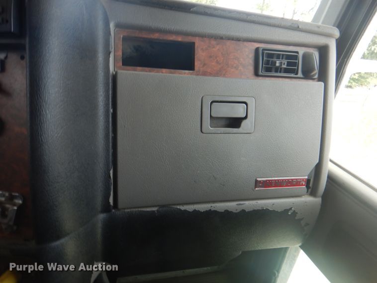 image for item KX9641 2005 Kenworth T800  dump truck